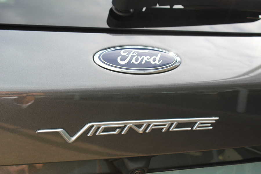 Ford Kuga 2.5 PHEV Vignale, Zeer veel comfort voor weinig Leder bekleding , winter pack , Camera , Navigatie , Cruis LED dag rijverlichting , 1500kg trekgewicht