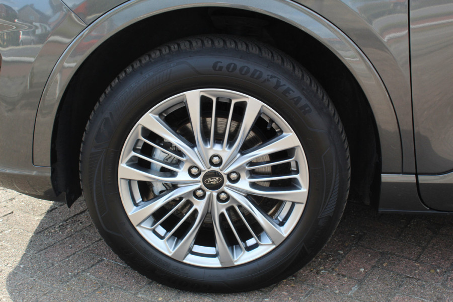 Ford Kuga 2.5 PHEV Vignale, Zeer veel comfort voor weinig Leder bekleding , winter pack , Camera , Navigatie , Cruis LED dag rijverlichting , 1500kg trekgewicht