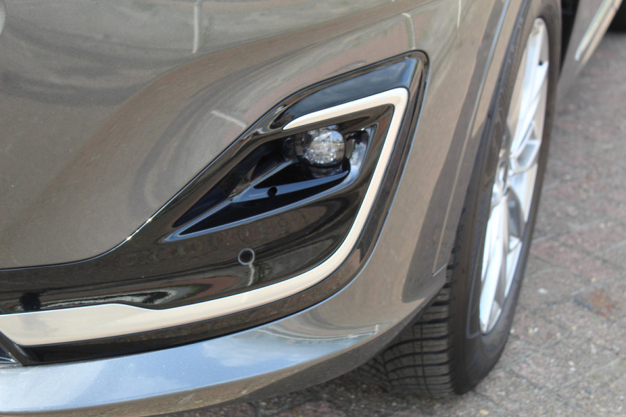 Ford Kuga 2.5 PHEV Vignale, Zeer veel comfort voor weinig Leder bekleding , winter pack , Camera , Navigatie , Cruis LED dag rijverlichting , 1500kg trekgewicht