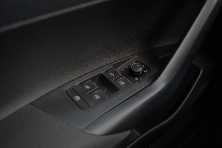 Volkswagen Taigo 1.5 TSI 150 PK R-Line, Trekhaak, Adap. Cruise Control, LED, Carplay