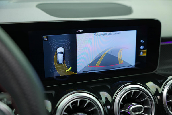 Mercedes-Benz Glb AMG 35 4MATIC Premium Plus |Pano|7zits|Ambient|Camera|