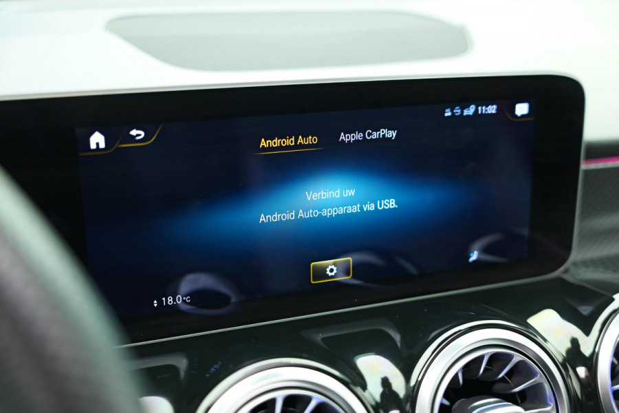 Mercedes-Benz Glb AMG 35 4MATIC Premium Plus |Pano|7zits|Ambient|Camera|