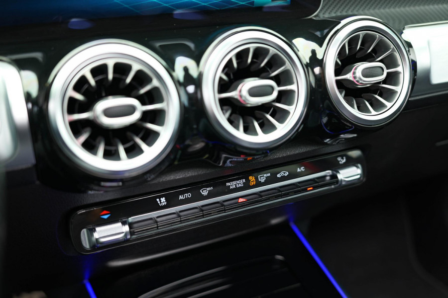 Mercedes-Benz Glb AMG 35 4MATIC Premium Plus |Pano|7zits|Ambient|Camera|