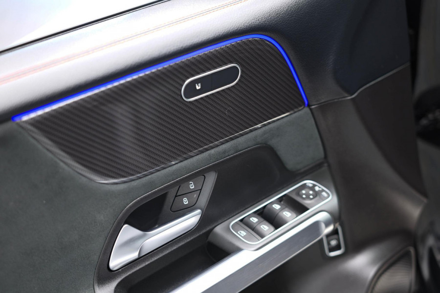 Mercedes-Benz Glb AMG 35 4MATIC Premium Plus |Pano|7zits|Ambient|Camera|