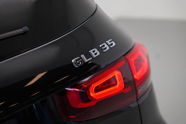 Mercedes-Benz Glb AMG 35 4MATIC Premium Plus |Pano|7zits|Ambient|Camera|