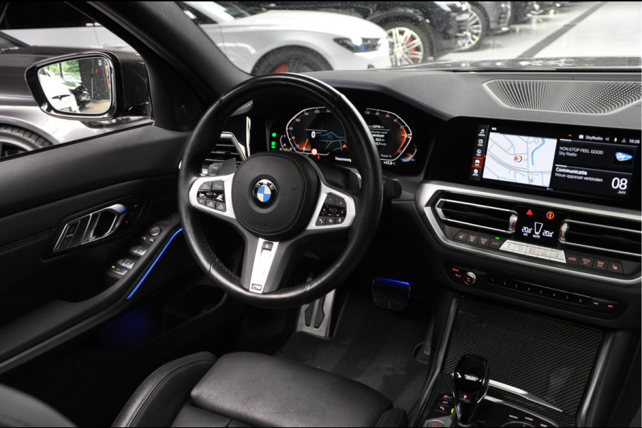 BMW 3-serie M340i xDrive High Executive | PANO | CARBON | M-PERFORMANCE | LASER LED | HUD | 360 | ACC | BLINDSPOT |