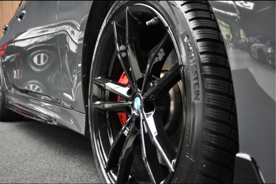 BMW 3-serie M340i xDrive High Executive | PANO | CARBON | M-PERFORMANCE | LASER LED | HUD | 360 | ACC | BLINDSPOT |