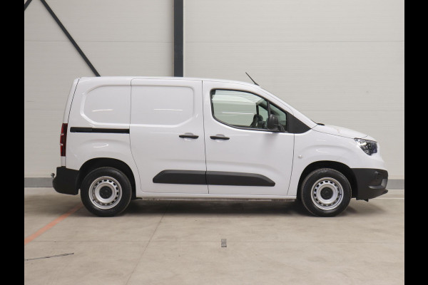 Opel Combo 1.5D L1H1 Edition Airco Navigatie Trekhaak Carplay
