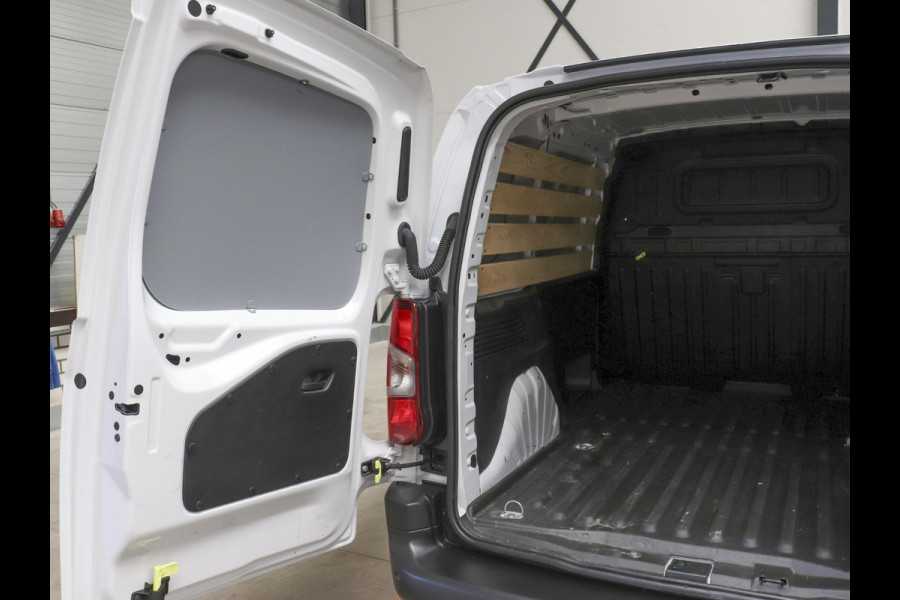 Opel Combo 1.5D L1H1 Edition Airco Navigatie Trekhaak Carplay