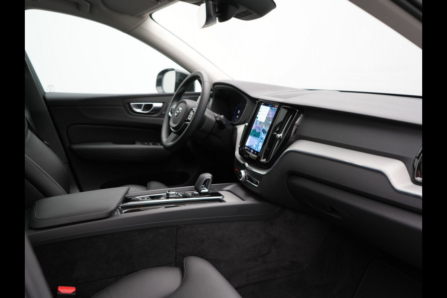 Volvo XC60 T6 AWD Plus Dark Long Range Plug In Hybrid 350pk Dealer O.H PHEV | Panodak | Adaptive Cruise | Camera | Harman Kardon | Lederen Sportstoelen Memory & Verwarmd | Apple Carplay | Pilot Assist | Google Assistant & Maps | Virtual | DAB |