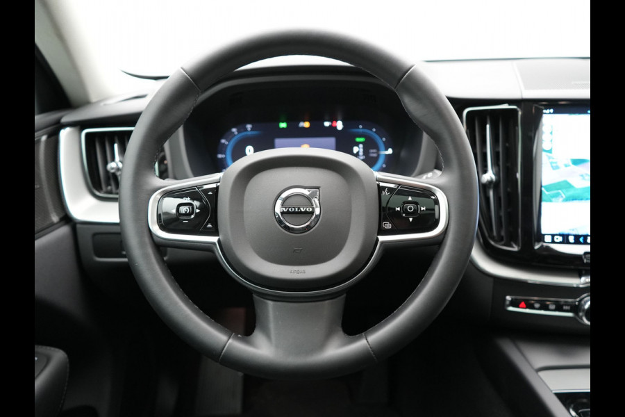 Volvo XC60 T6 AWD Plus Dark Long Range Plug In Hybrid 350pk Dealer O.H PHEV | Panodak | Adaptive Cruise | Camera | Harman Kardon | Lederen Sportstoelen Memory & Verwarmd | Apple Carplay | Pilot Assist | Google Assistant & Maps | Virtual | DAB |