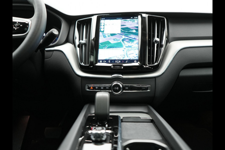 Volvo XC60 T6 AWD Plus Dark Long Range Plug In Hybrid 350pk Dealer O.H PHEV | Panodak | Adaptive Cruise | Camera | Harman Kardon | Lederen Sportstoelen Memory & Verwarmd | Apple Carplay | Pilot Assist | Google Assistant & Maps | Virtual | DAB |