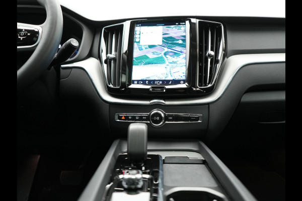 Volvo XC60 T6 AWD Plus Dark Long Range Plug In Hybrid 350pk Dealer O.H PHEV | Panodak | Adaptive Cruise | Camera | Harman Kardon | Lederen Sportstoelen Memory & Verwarmd | Apple Carplay | Pilot Assist | Google Assistant & Maps | Virtual | DAB |