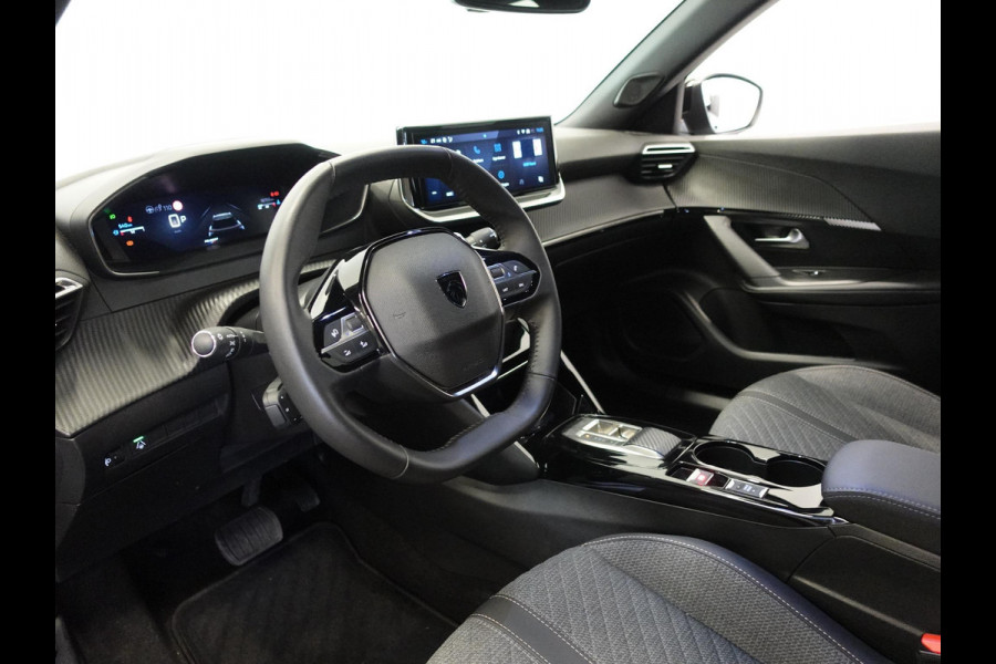 Peugeot 2008 1.2 PureTech 130pk Automaat Allure Navigatie Apple Carplay/Android Auto 360 camera Parkeersensoren Blind Spot Assist Adaptive Cruise Control Stoelverwarming Getinte ramen Climate Control