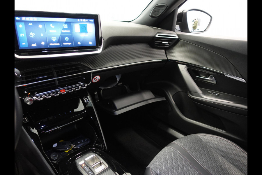 Peugeot 2008 1.2 PureTech 130pk Automaat Allure Navigatie Apple Carplay/Android Auto 360 camera Parkeersensoren Blind Spot Assist Adaptive Cruise Control Stoelverwarming Getinte ramen Climate Control
