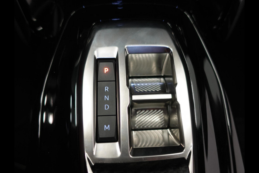 Peugeot 2008 1.2 PureTech 130pk Automaat Allure Navigatie Apple Carplay/Android Auto 360 camera Parkeersensoren Blind Spot Assist Adaptive Cruise Control Stoelverwarming Getinte ramen Climate Control