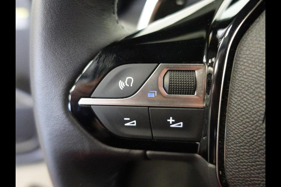 Peugeot 2008 1.2 PureTech 130pk Automaat Allure Navigatie Apple Carplay/Android Auto 360 camera Parkeersensoren Blind Spot Assist Adaptive Cruise Control Stoelverwarming Getinte ramen Climate Control