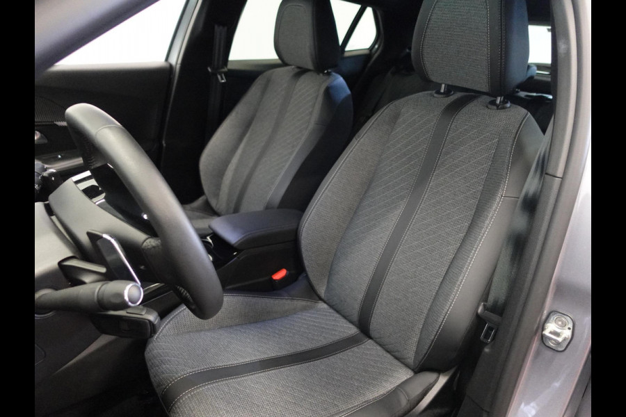 Peugeot 2008 1.2 PureTech 130pk Automaat Allure Navigatie Apple Carplay/Android Auto 360 camera Parkeersensoren Blind Spot Assist Adaptive Cruise Control Stoelverwarming Getinte ramen Climate Control