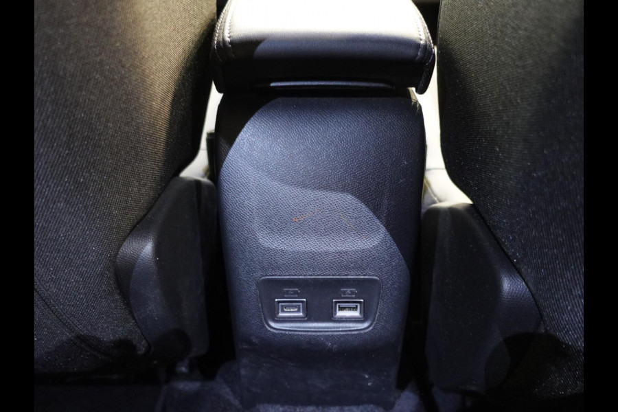 Peugeot 2008 1.2 PureTech 130pk Automaat Allure Navigatie Apple Carplay/Android Auto 360 camera Parkeersensoren Blind Spot Assist Adaptive Cruise Control Stoelverwarming Getinte ramen Climate Control