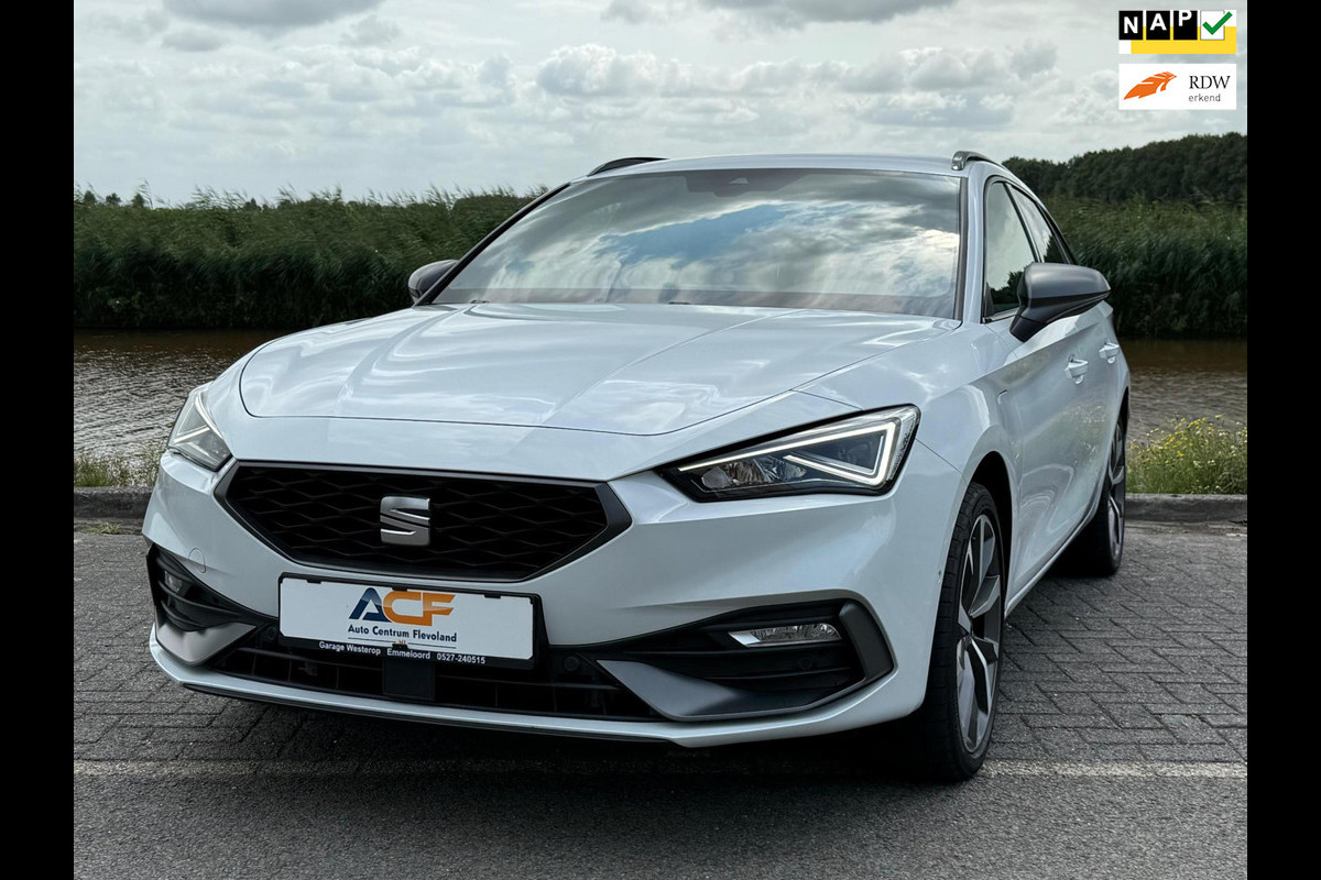 Seat Leon Sportstourer 1.4 TSI eHybrid PHEV FR digi daschboard vol opties mooie auto Seat Leon Sportstourer 1.4 TSI eHybrid PHEV FR digi daschboard vol opties mooie auto