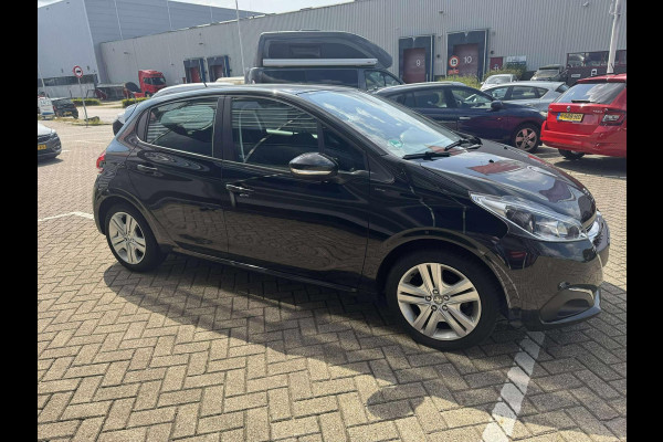 Peugeot 208 1.2 PureTech Signature NL-auto/Navi/Airco/Cruise controle