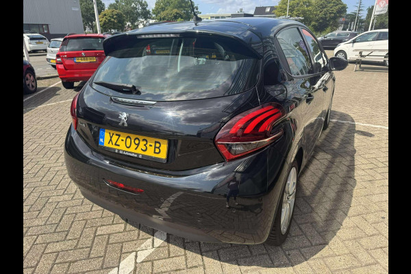 Peugeot 208 1.2 PureTech Signature NL-auto/Navi/Airco/Cruise controle