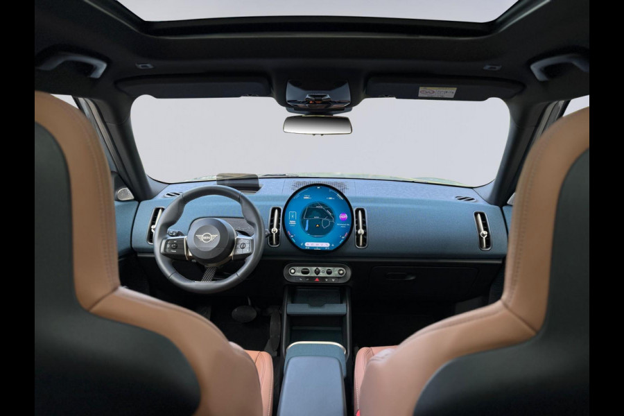 MINI Countryman SE ALL4 Favoured L 66.5 kWh, panoramadak, leder, nw prijs € 60440,- 1 e eigenaar, nl auto met nap