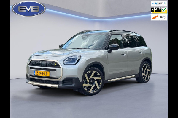 MINI Countryman SE ALL4 Favoured L 66.5 kWh, panoramadak, leder, nw prijs € 60440,- 1 e eigenaar, nl auto met nap