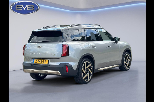 MINI Countryman SE ALL4 Favoured L 66.5 kWh, panoramadak, leder, nw prijs € 60440,- 1 e eigenaar, nl auto met nap