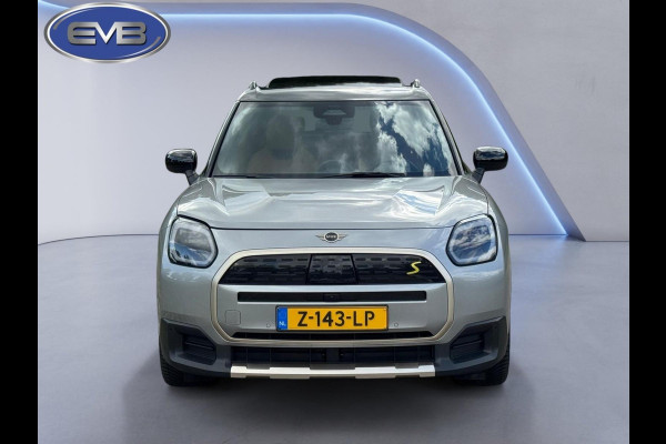 MINI Countryman SE ALL4 Favoured L 66.5 kWh, panoramadak, leder, nw prijs € 60440,- 1 e eigenaar, nl auto met nap