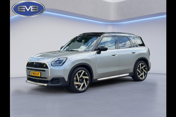 MINI Countryman SE ALL4 Favoured L 66.5 kWh, panoramadak, leder, nw prijs € 60440,- 1 e eigenaar, nl auto met nap