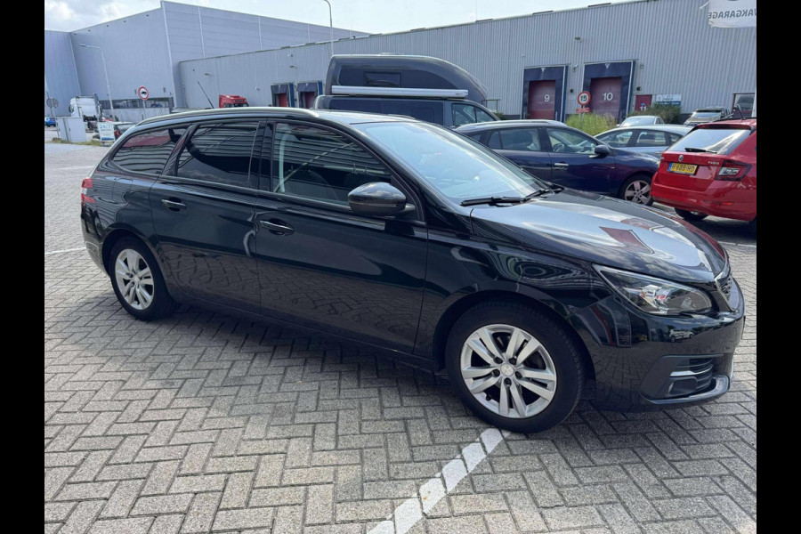 Peugeot 308 SW 1.2 PureTech Blue Lease Executive
