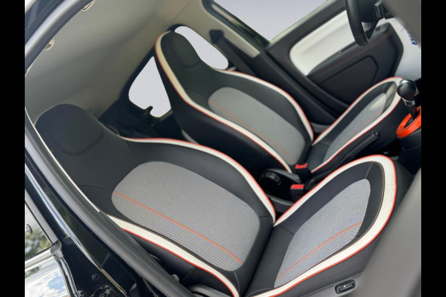 Renault Twingo Z.E. R80 AUTOMAAT Intens Vibes,vele opties, 1e eigenaar, camera , navigatie, stoelverwarming, 16 inch lmv, led