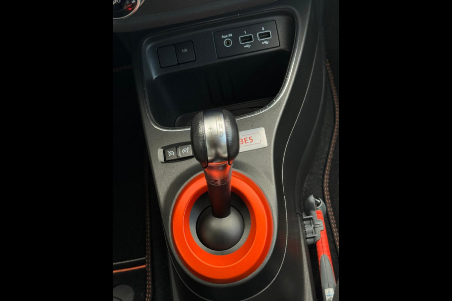 Renault Twingo Z.E. R80 AUTOMAAT Intens Vibes,vele opties, 1e eigenaar, camera , navigatie, stoelverwarming, 16 inch lmv, led