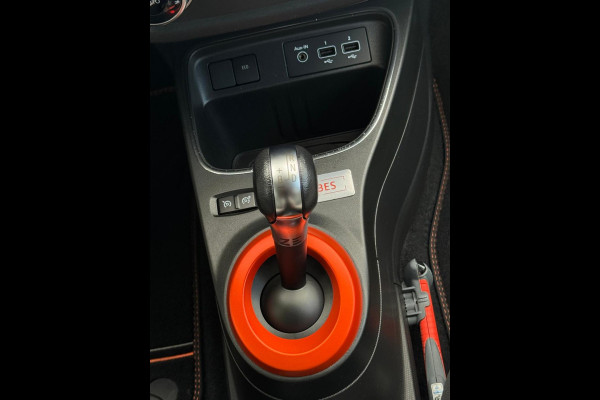 Renault Twingo Z.E. R80 AUTOMAAT Intens Vibes,vele opties, 1e eigenaar, camera , navigatie, stoelverwarming, 16 inch lmv, led