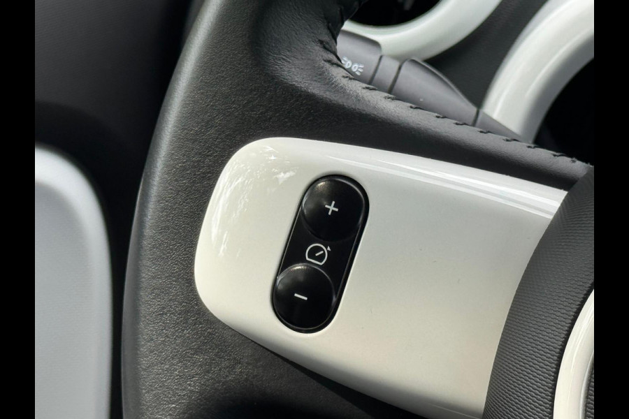 Renault Twingo Z.E. R80 AUTOMAAT Intens Vibes,vele opties, 1e eigenaar, camera , navigatie, stoelverwarming, 16 inch lmv, led