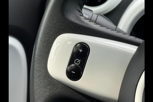 Renault Twingo Z.E. R80 AUTOMAAT Intens Vibes,vele opties, 1e eigenaar, camera , navigatie, stoelverwarming, 16 inch lmv, led