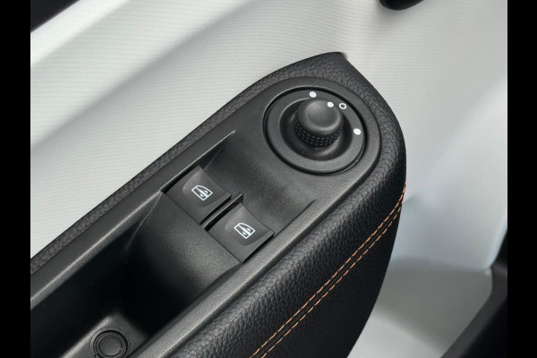 Renault Twingo Z.E. R80 AUTOMAAT Intens Vibes,vele opties, 1e eigenaar, camera , navigatie, stoelverwarming, 16 inch lmv, led