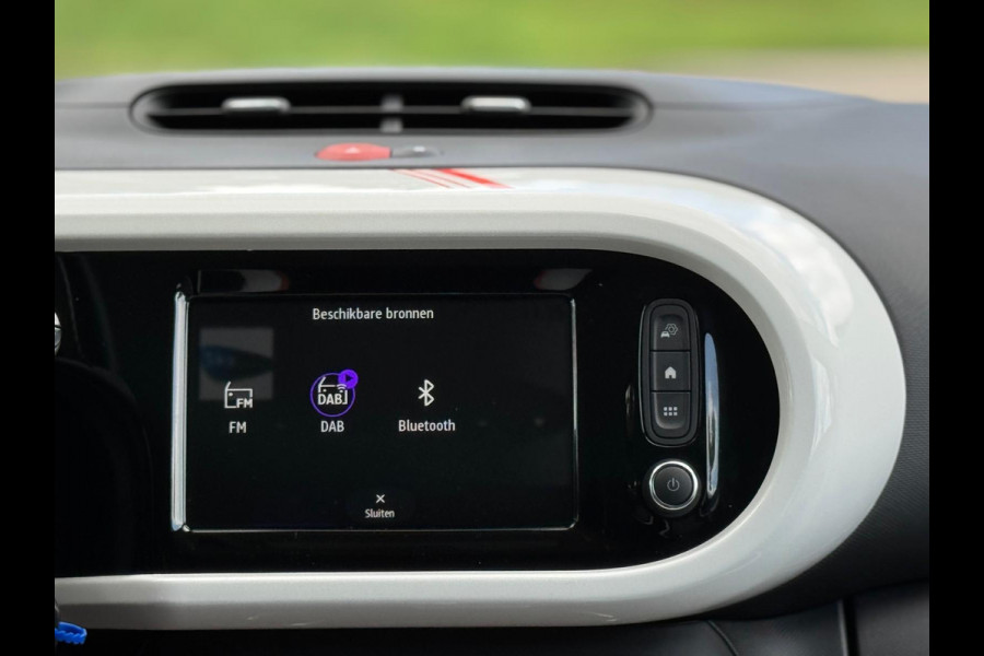 Renault Twingo Z.E. R80 AUTOMAAT Intens Vibes,vele opties, 1e eigenaar, camera , navigatie, stoelverwarming, 16 inch lmv, led