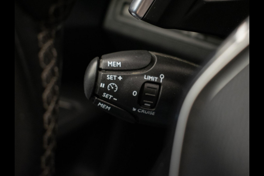 Peugeot 3008 1.2 PureTech Allure Sport (APPLE CARPLAY,NAVI,LED,CRUISE,CAMERA,SFEERVERLICHTING,CLIMATE,DODE HOEK,GETINT,NETTESTAAT)