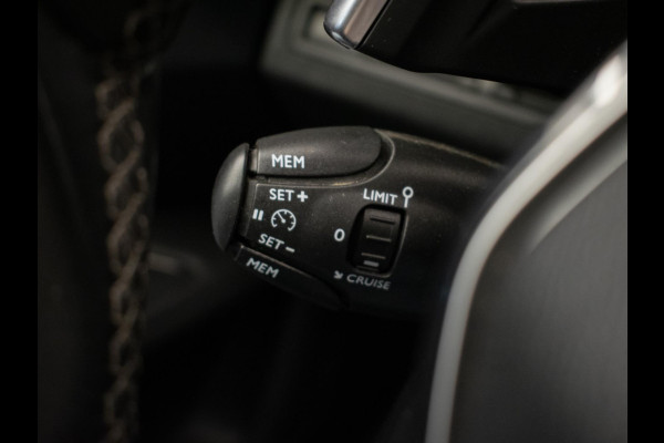 Peugeot 3008 1.2 PureTech Allure Sport (APPLE CARPLAY,NAVI,LED,CRUISE,CAMERA,SFEERVERLICHTING,CLIMATE,DODE HOEK,GETINT,NETTESTAAT)
