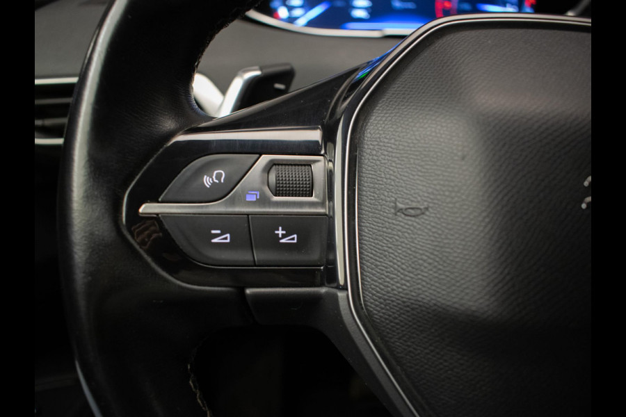 Peugeot 3008 1.2 PureTech Allure Sport (APPLE CARPLAY,NAVI,LED,CRUISE,CAMERA,SFEERVERLICHTING,CLIMATE,DODE HOEK,GETINT,NETTESTAAT)