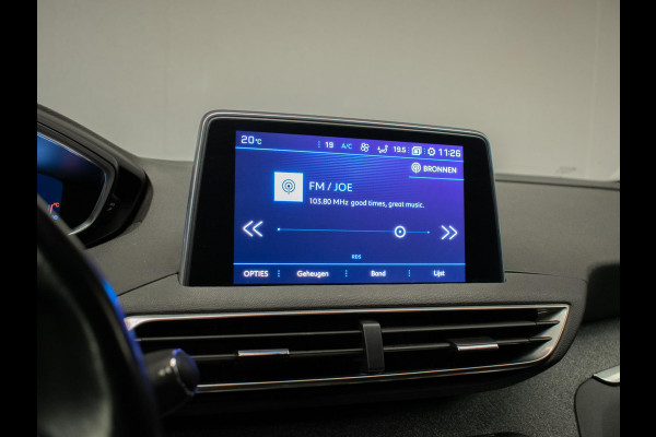 Peugeot 3008 1.2 PureTech Allure Sport (APPLE CARPLAY,NAVI,LED,CRUISE,CAMERA,SFEERVERLICHTING,CLIMATE,DODE HOEK,GETINT,NETTESTAAT)