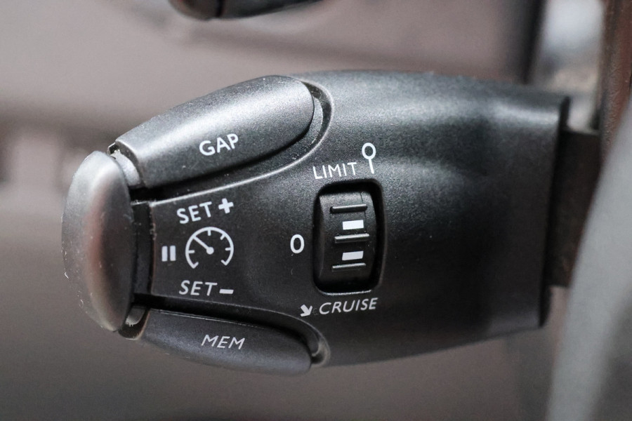 Citroën Jumpy 2.0 BlueHDI XL L3 177 PK DC | ACC | Blind Spot | Navigatie | Bi-Xenon | Head-Up | Camera | CarPlay | Stoelverwarming | Trekhaak | F1 Flippers | 6-Zitter | Peugeot Expert | Opel Vivaro | Dubbel Cabine | Nieuwe APK