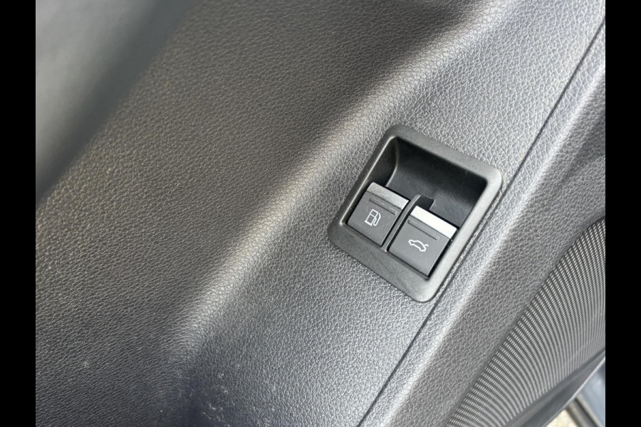 Audi Q3 Sportback 45 TFSI e Advanced Edition | Plug-in Hybrid | Adaptive Cruise Control | Elektrische trekhaak | Stoelverwarming | 12 maanden BOVAG-garantie + grote beurt inbegrepen |