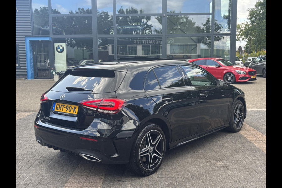 Mercedes-Benz A-Klasse 250 e Business Solution AMG Limited PHEV PLUG-IN HYBRIDE| PANORAMA DAK | AMBILIGHT | STOELVERWARMING | CAMERA | BLACK OPTIC PAKKET | WIDESCREEN DISPLAY | APPLE CARPLAY | RIJKLAAR MET 12 MND BOVAG GARANTIE |