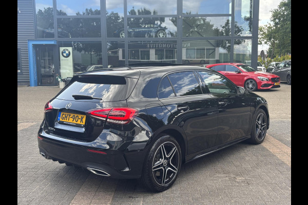 Mercedes-Benz A-Klasse 250 e Business Solution AMG Limited PHEV PLUG-IN HYBRIDE| PANORAMA DAK | AMBILIGHT | STOELVERWARMING | CAMERA | BLACK OPTIC PAKKET | WIDESCREEN DISPLAY | APPLE CARPLAY | RIJKLAAR MET 12 MND BOVAG GARANTIE |