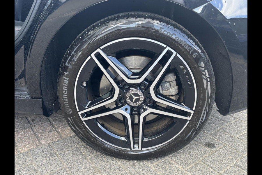 Mercedes-Benz A-Klasse 250 e Business Solution AMG Limited PHEV PLUG-IN HYBRIDE| PANORAMA DAK | AMBILIGHT | STOELVERWARMING | CAMERA | BLACK OPTIC PAKKET | WIDESCREEN DISPLAY | APPLE CARPLAY | RIJKLAAR MET 12 MND BOVAG GARANTIE |