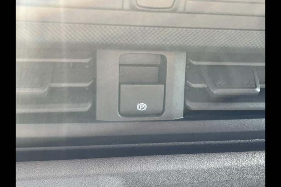 Ford Transit Custom 320 2.0 TDCI L2H1 Trend Automaat 170pk |  DC | Snoeks Dubbele Cabine Luxe | Adaptive cruise control | Dubbele schuifdeur | 8-weg bestuurderstoel + passagiersstoel | Stoelverwarming | Dodehoeksensoren | Navigatie | Electrictrich inklapbare spiegels | 16 inch lichtmetalen velgen | Full LED | Dual-zone climate control | LED laadruimteverlichting