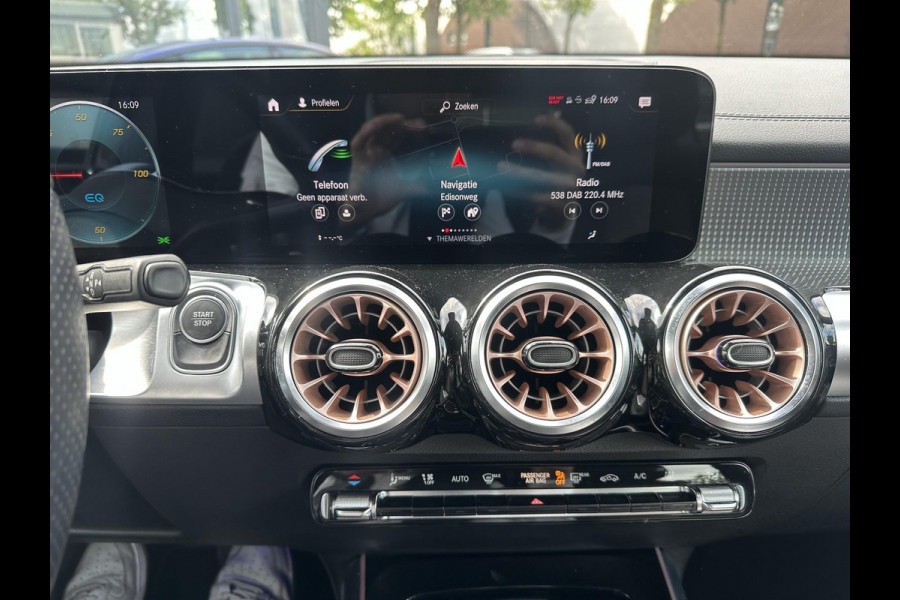 Mercedes-Benz EQB 350 4MATIC Luxury Line 67 kWh Achteruitrijcamera | Sfeerverlichting | Stoelverwarming | Full LED | Rijklaar geleverd met onderhoud en 12 mnd BOVAG garantie